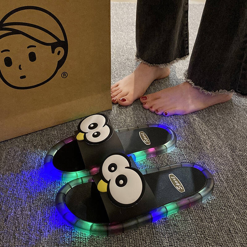 Home Outdoor Bathroom - Pantuflas luminosas divertidas con ojos grandes,